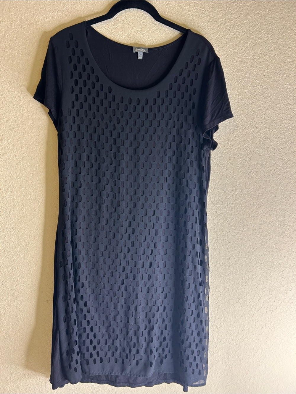 Neiman Marcus Black Short-Sleeve Dress
Size L